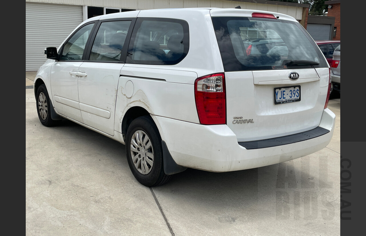 11/2012 Kia Grand Carnival S VQ MY13 4d Wagon White 3.5L