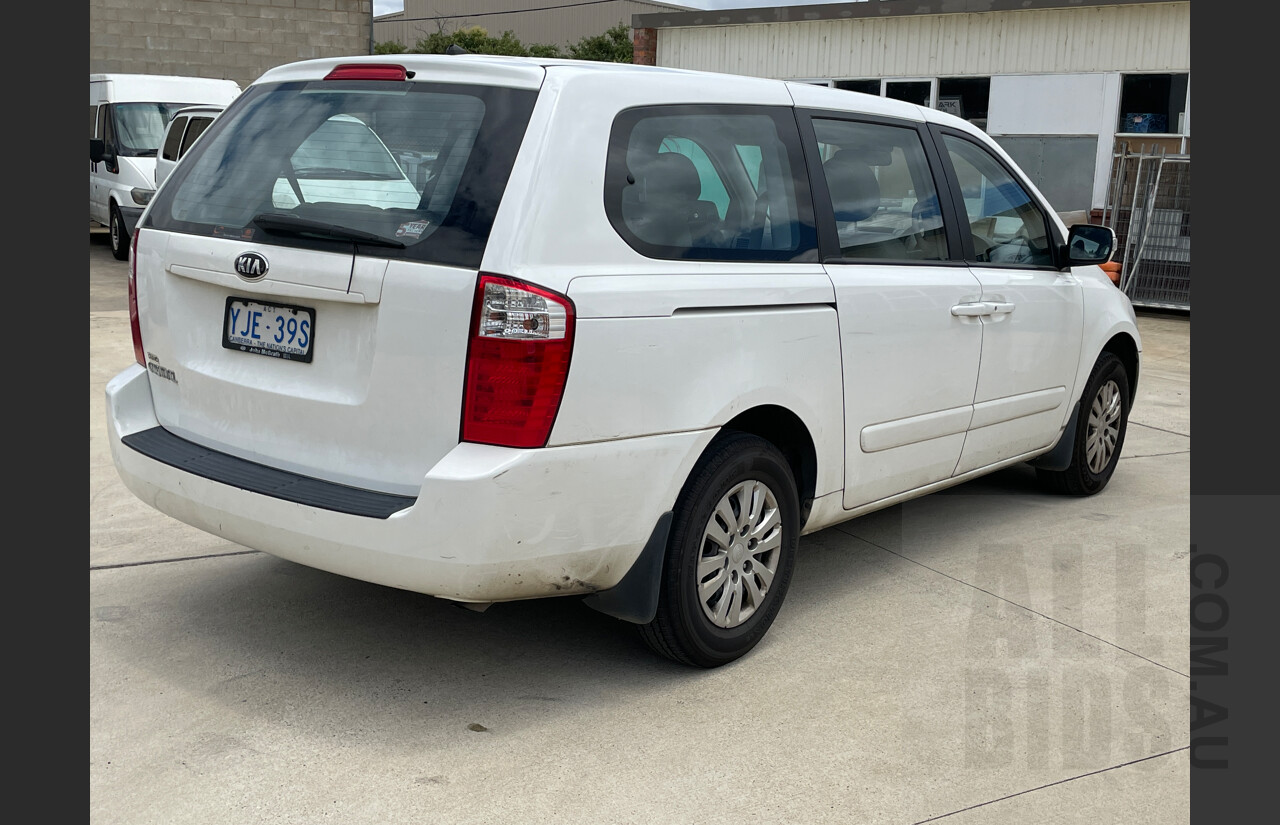 11/2012 Kia Grand Carnival S VQ MY13 4d Wagon White 3.5L