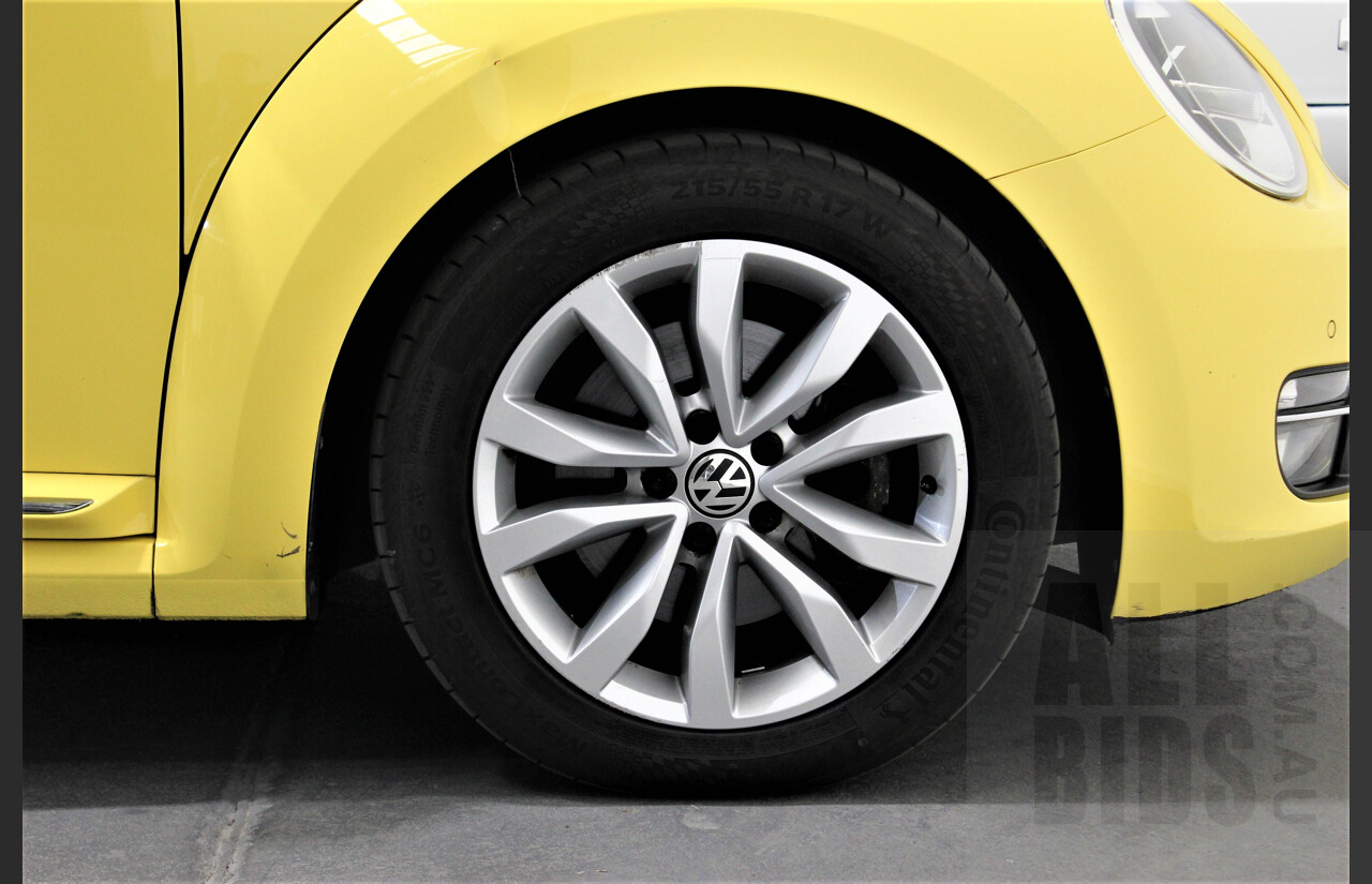 7/2013 Volkswagen Beetle 1L 3dr Hatchback Yellow 1.4L Twincharge Manual