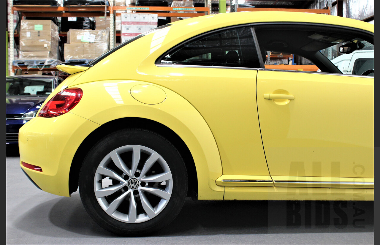 7/2013 Volkswagen Beetle 1L 3dr Hatchback Yellow 1.4L Twincharge Manual