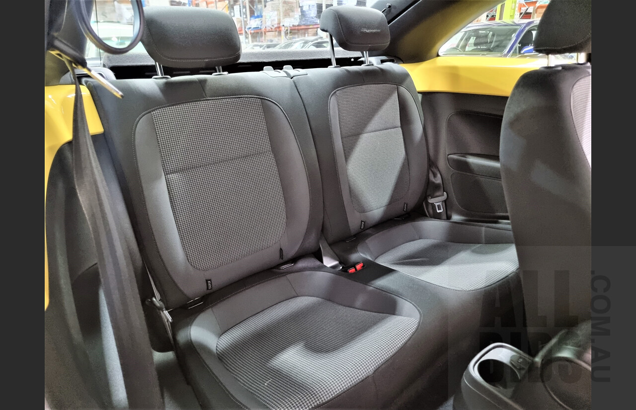 7/2013 Volkswagen Beetle 1L 3dr Hatchback Yellow 1.4L Twincharge Manual