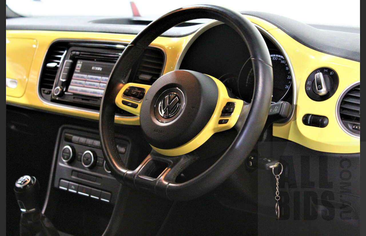 7/2013 Volkswagen Beetle 1L 3dr Hatchback Yellow 1.4L Twincharge Manual
