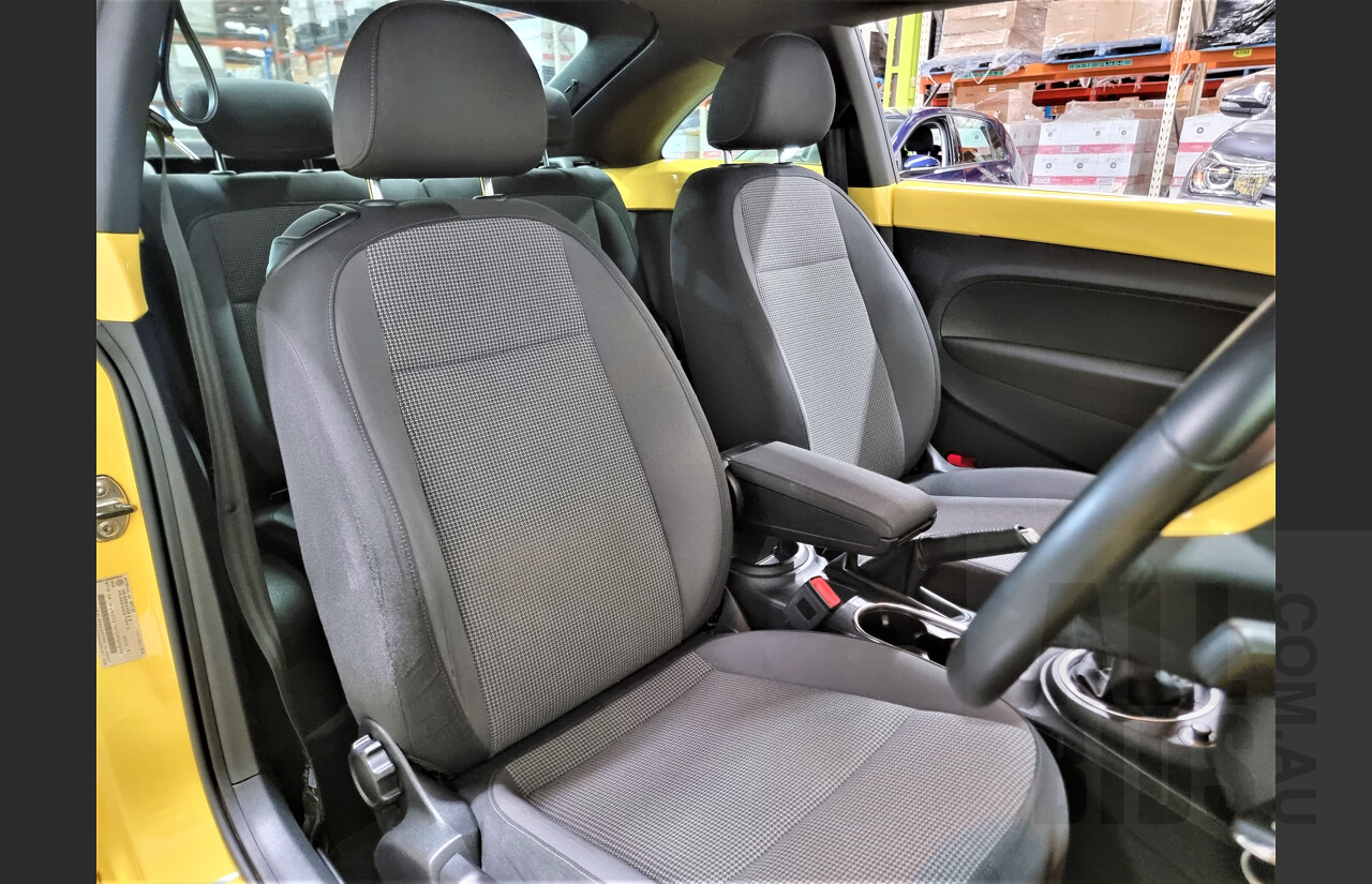 7/2013 Volkswagen Beetle 1L 3dr Hatchback Yellow 1.4L Twincharge Manual