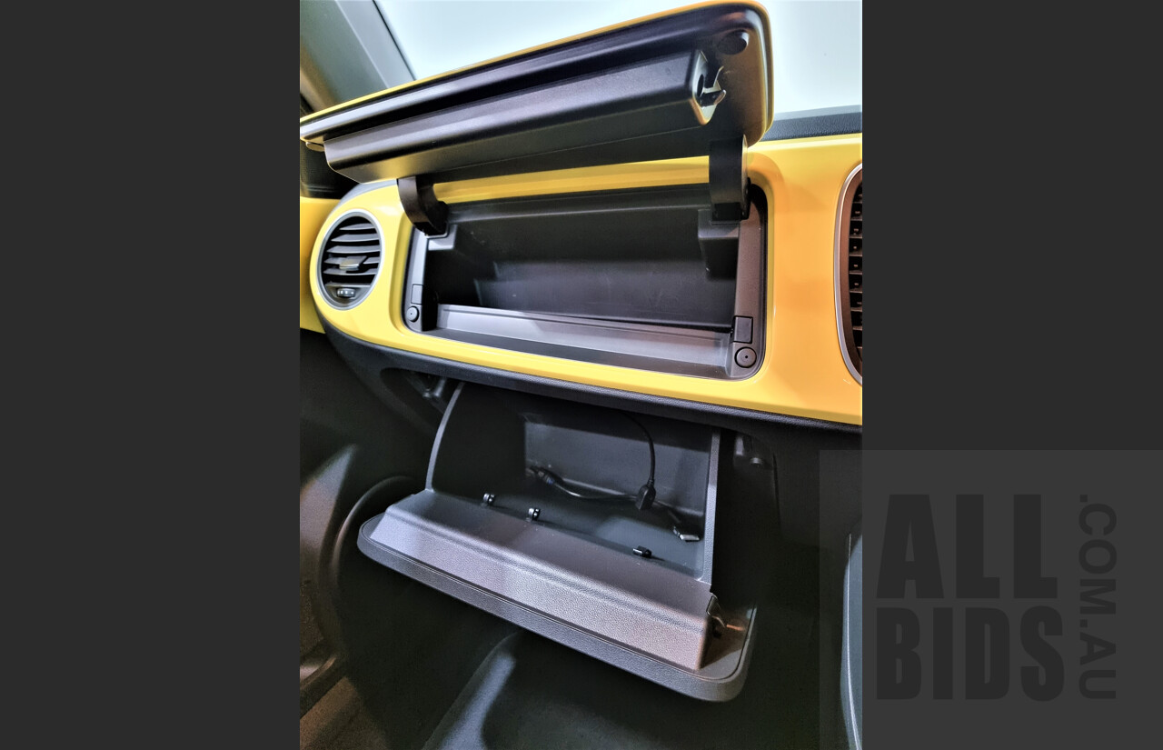 7/2013 Volkswagen Beetle 1L 3dr Hatchback Yellow 1.4L Twincharge Manual