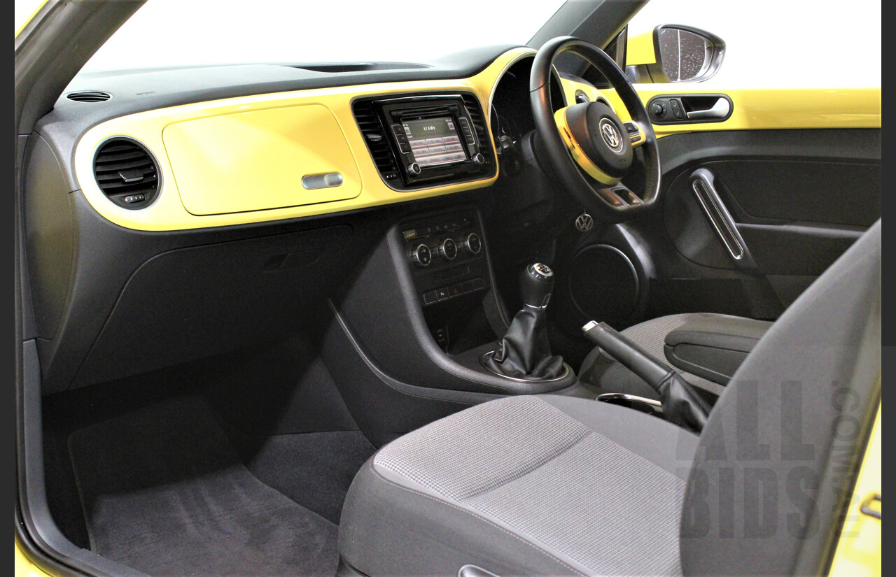 7/2013 Volkswagen Beetle 1L 3dr Hatchback Yellow 1.4L Twincharge Manual