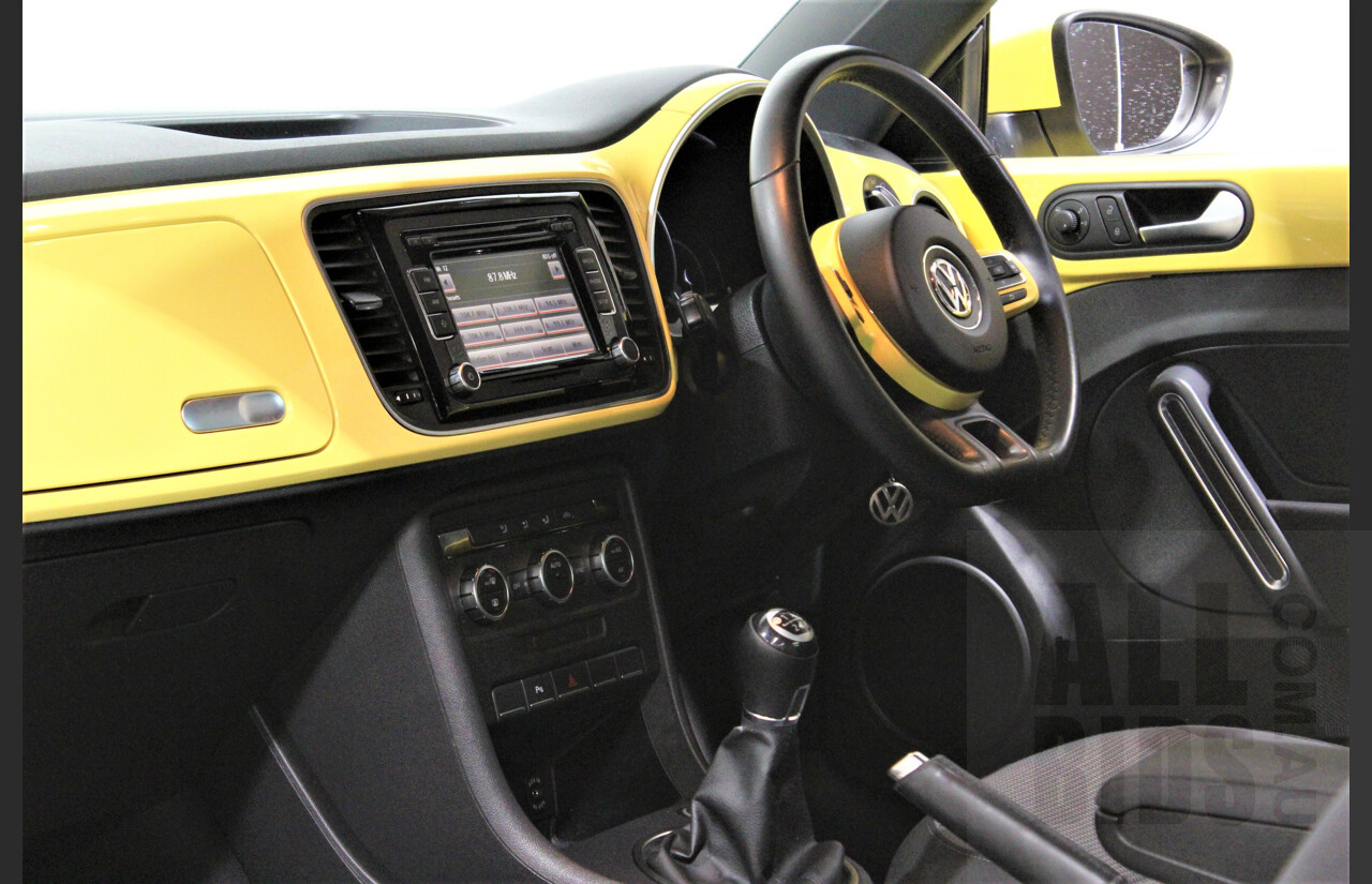 7/2013 Volkswagen Beetle 1L 3dr Hatchback Yellow 1.4L Twincharge Manual