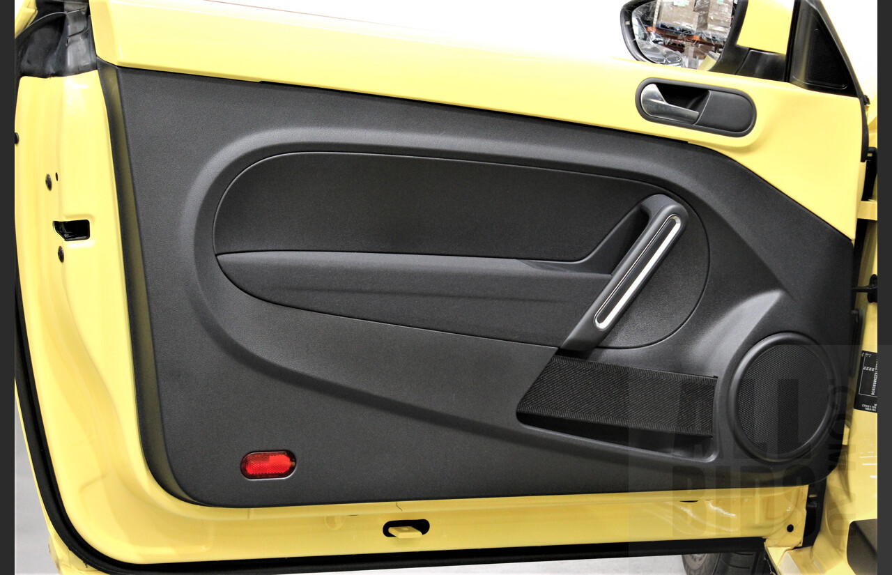 7/2013 Volkswagen Beetle 1L 3dr Hatchback Yellow 1.4L Twincharge Manual