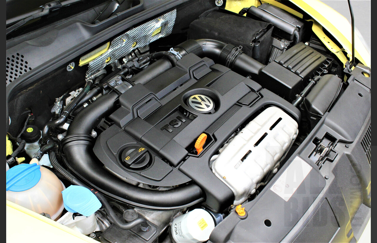 7/2013 Volkswagen Beetle 1L 3dr Hatchback Yellow 1.4L Twincharge Manual
