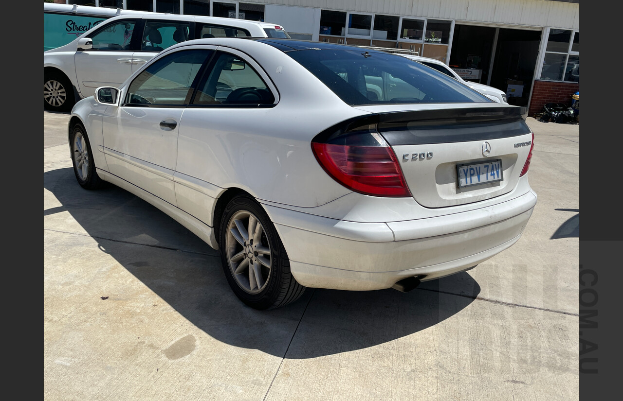 10/2002 Mercedes-Benz C200 Kompressor CL203 2d Coupe White 1.8L