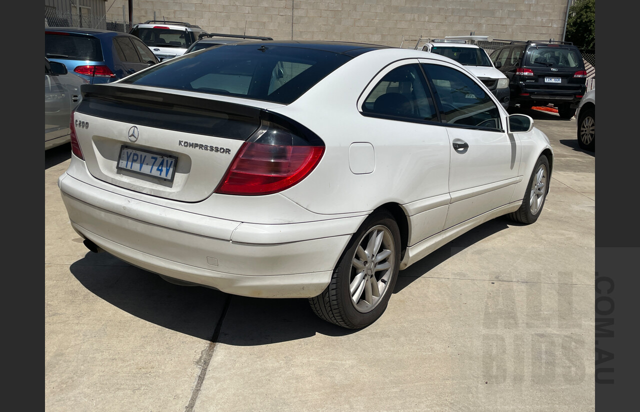 10/2002 Mercedes-Benz C200 Kompressor CL203 2d Coupe White 1.8L