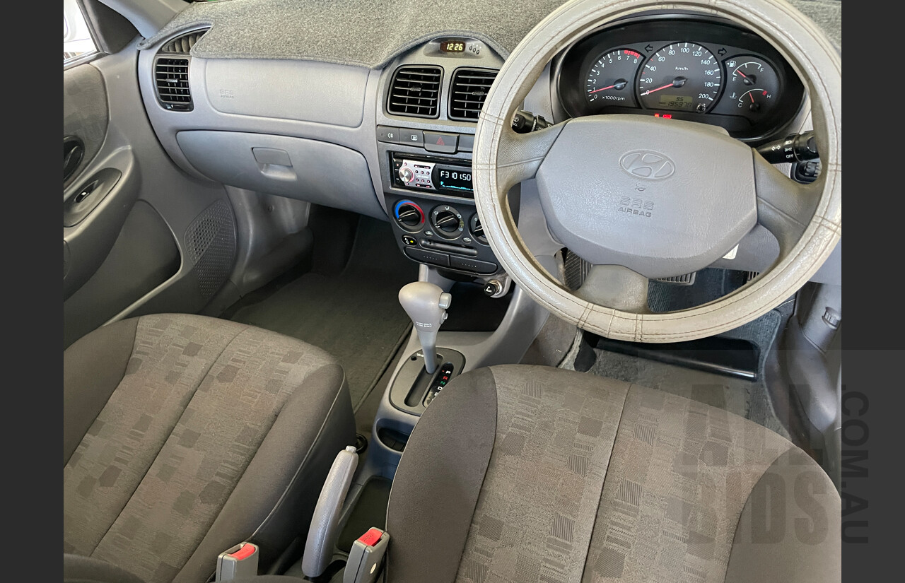 10/2003 Hyundai Accent GS LC 3d Hatchback Silver 1.5L