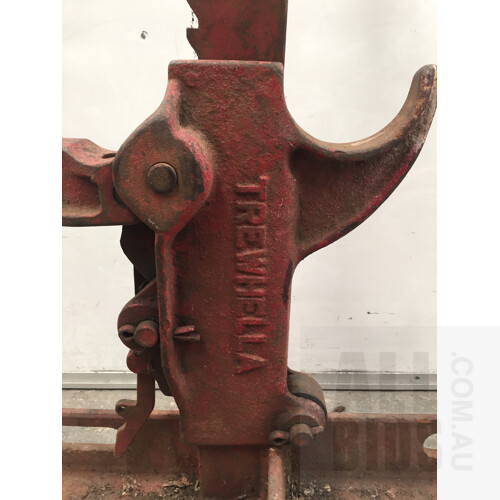 Trewhella High Lift Jack