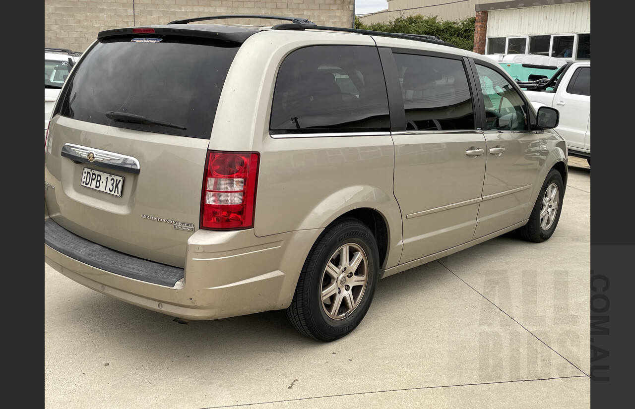 3/2008 Chrysler Grand Voyager Touring RT 4d Wagon Gold 2.8L