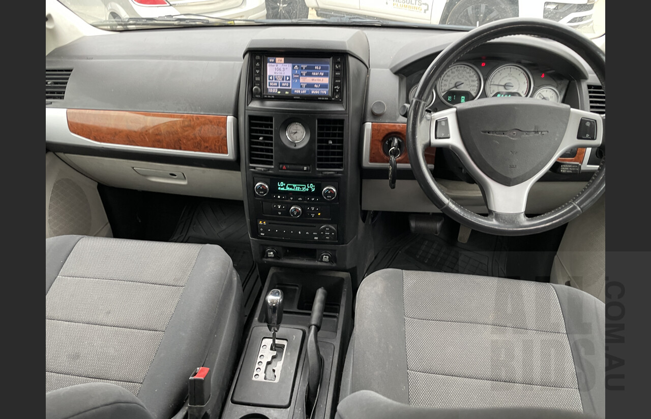 3/2008 Chrysler Grand Voyager Touring RT 4d Wagon Gold 2.8L