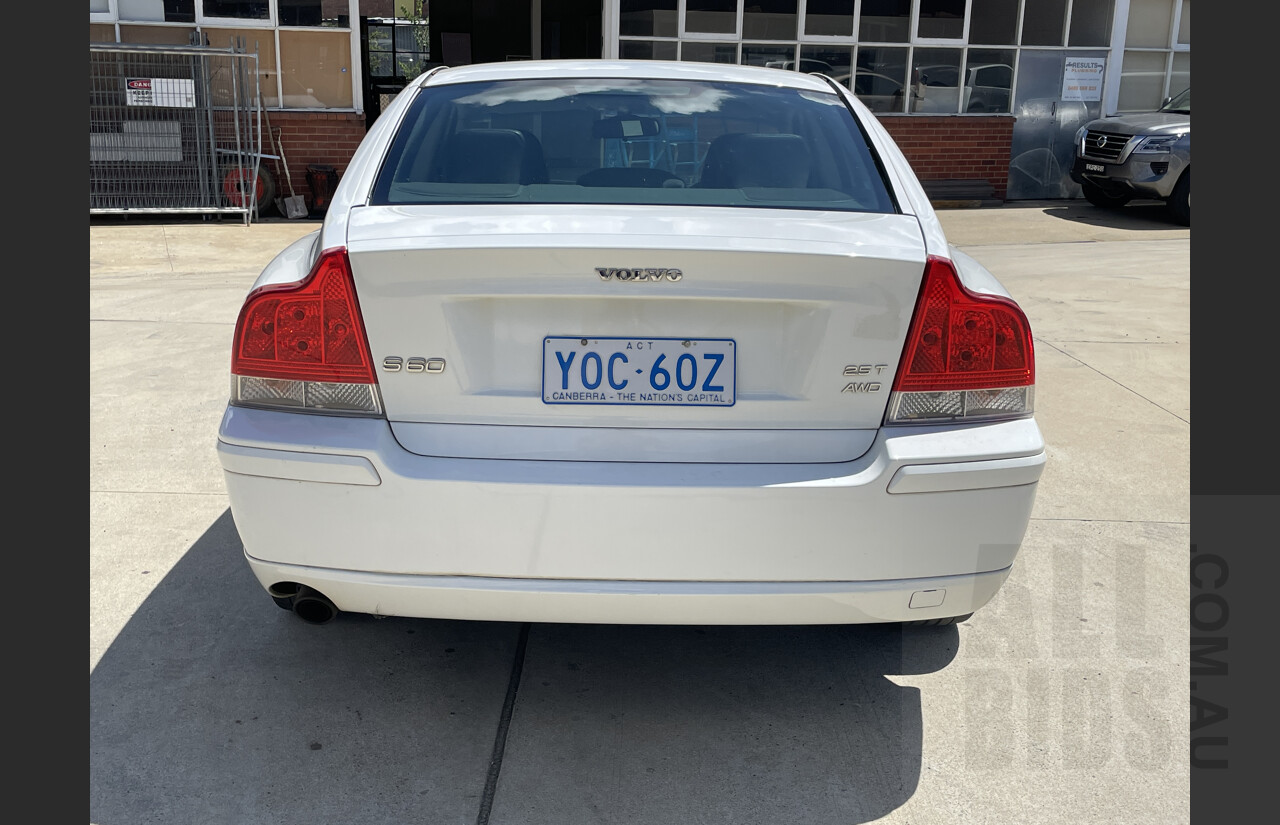 4/2005 Volvo S60 AWD 05 UPGRADE 4d Sedan White 2.5L