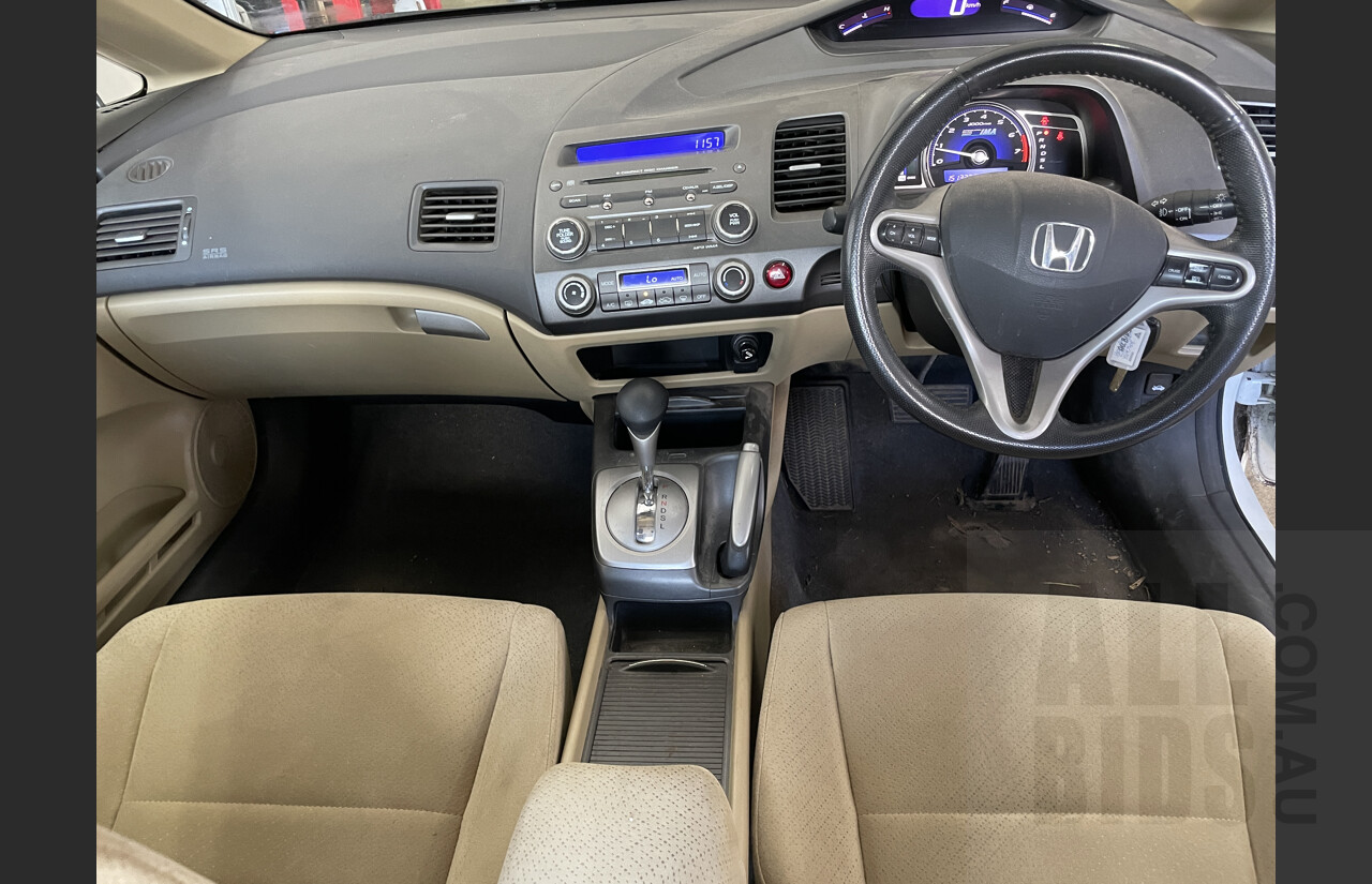 10/2007 Honda Civic Hybrid 40 4d Sedan White 1.3L