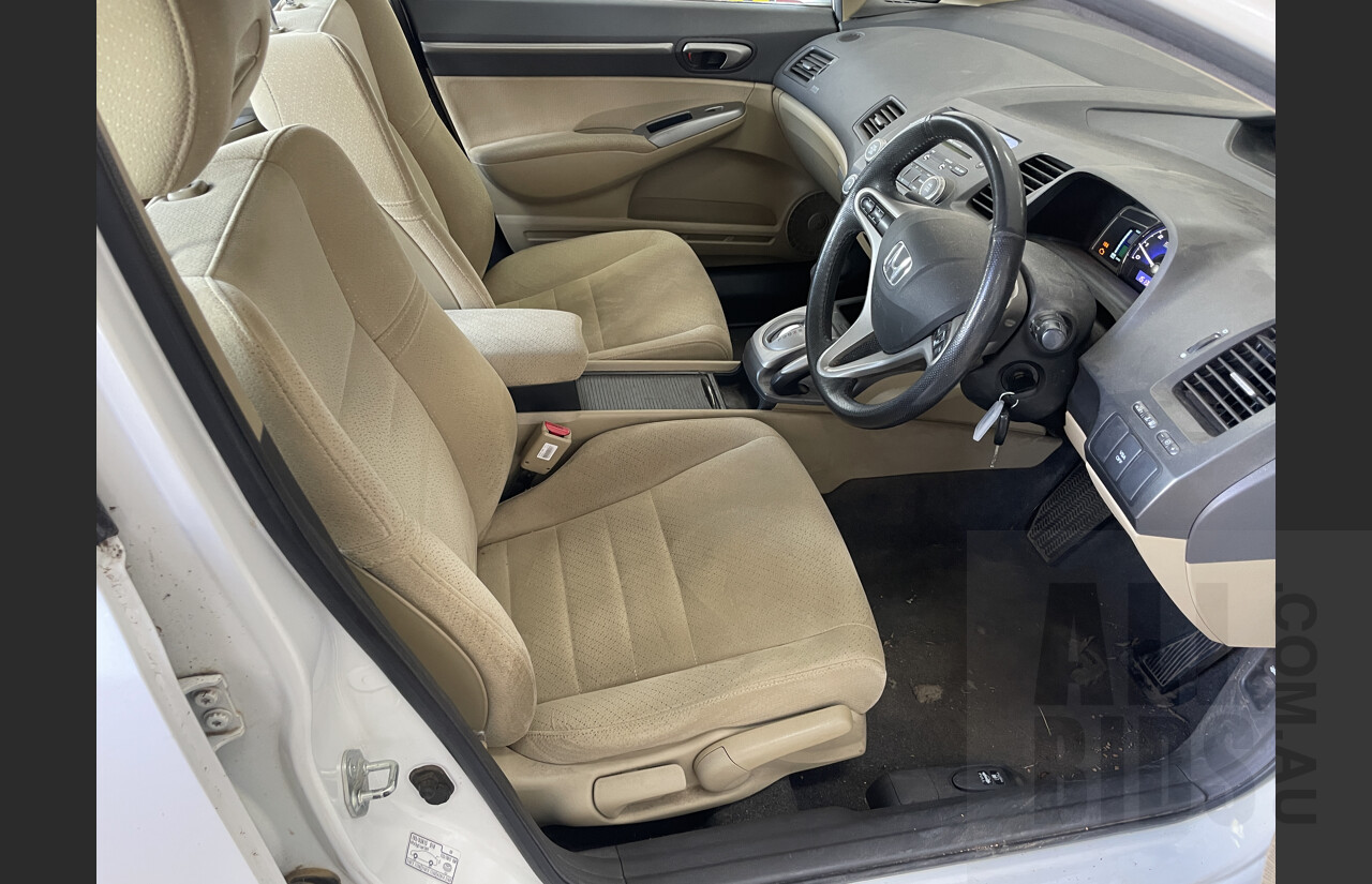 10/2007 Honda Civic Hybrid 40 4d Sedan White 1.3L