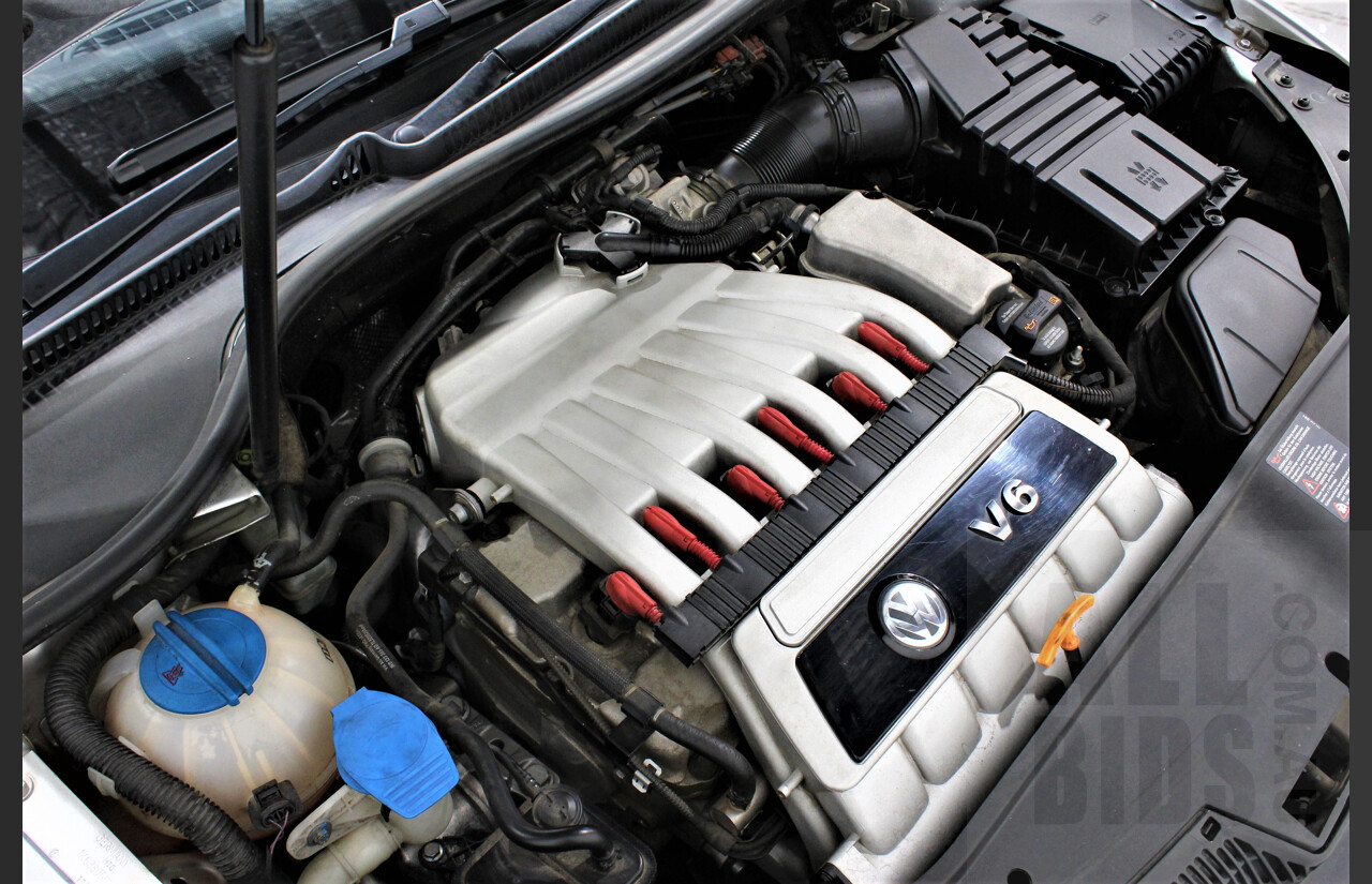 7/2009 Volkswagen Golf R32 MK5 1K MY09 5d Hatchback Metallic Silver 3.2L AWD VR6