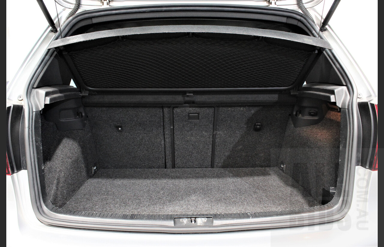 7/2009 Volkswagen Golf R32 MK5 1K MY09 5d Hatchback Metallic Silver 3.2L AWD VR6