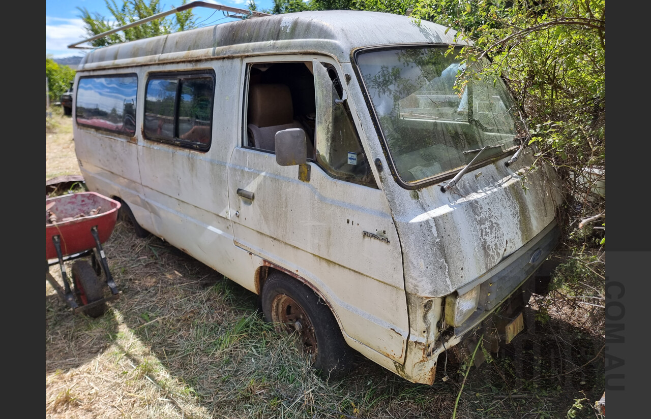 1982 Ford Econovan 100D Van 2.2L Diesel