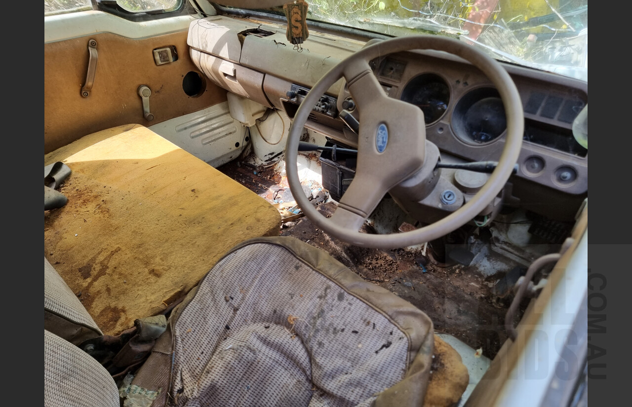 1982 Ford Econovan 100D Van 2.2L Diesel