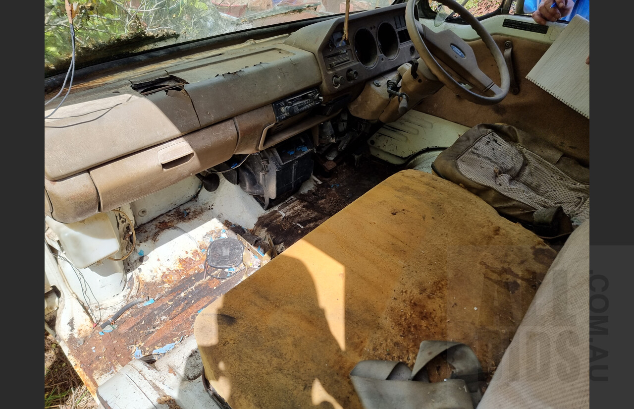 1982 Ford Econovan 100D Van 2.2L Diesel