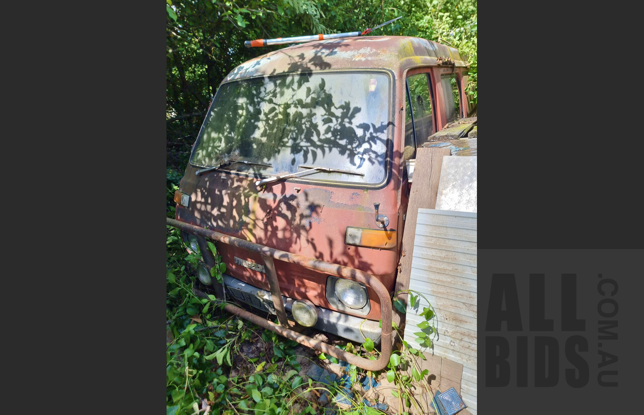 4/1981 Mazda E1600 1.6L Long Body Van Red - Project Vehicle