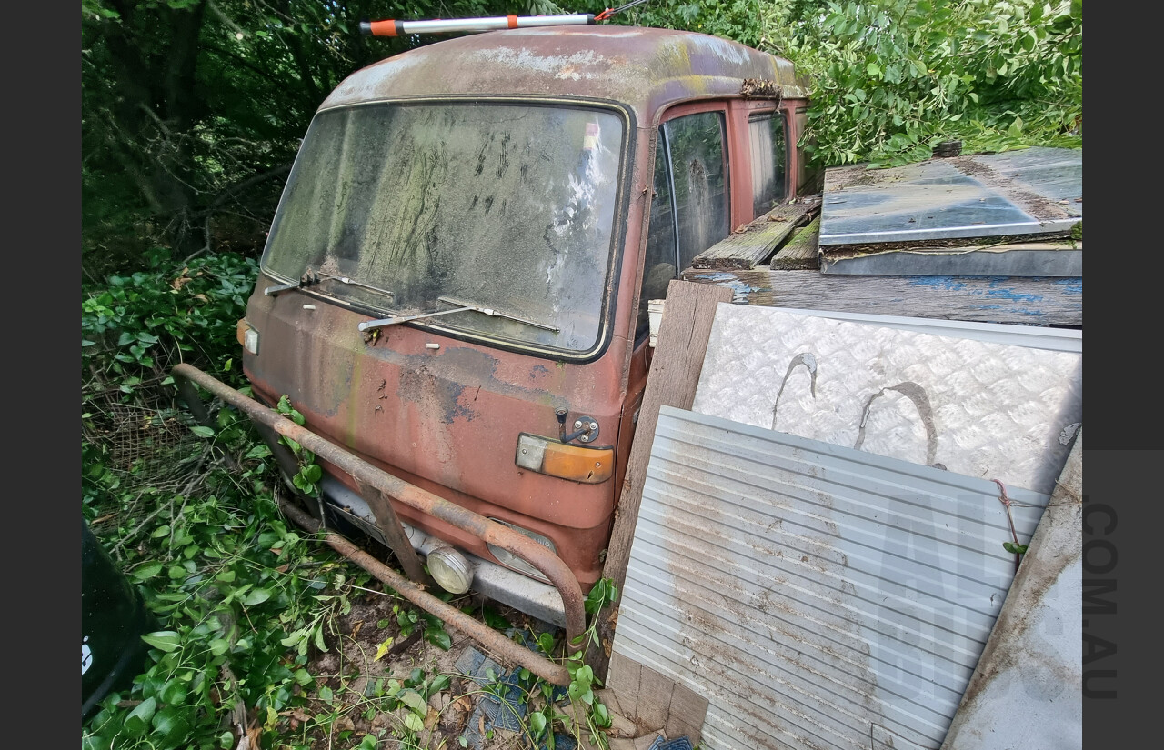 4/1981 Mazda E1600 1.6L Long Body Van Red - Project Vehicle