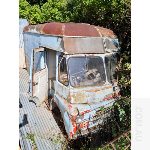 Circa 1950's Morris LD Mk1 'Vicky's Lot 1315784 CARBIDS