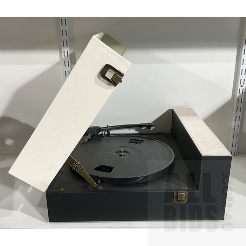 Soniq Retro Turntable on Stand With Bluetooth