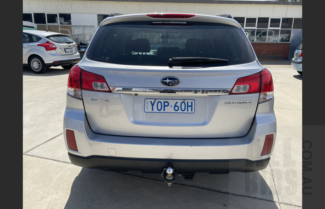 6/2012 Subaru Outback 2.5i Premium MY13 4d Wagon Silver  2.5L