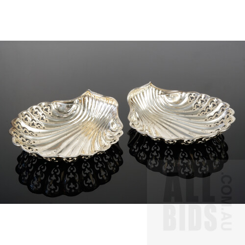 Good Pair of Edwardian Pierced Sterling Silver Shell Form Sweets Bowls, Sheffield , Martin, Hall & Co , 1901, 103g