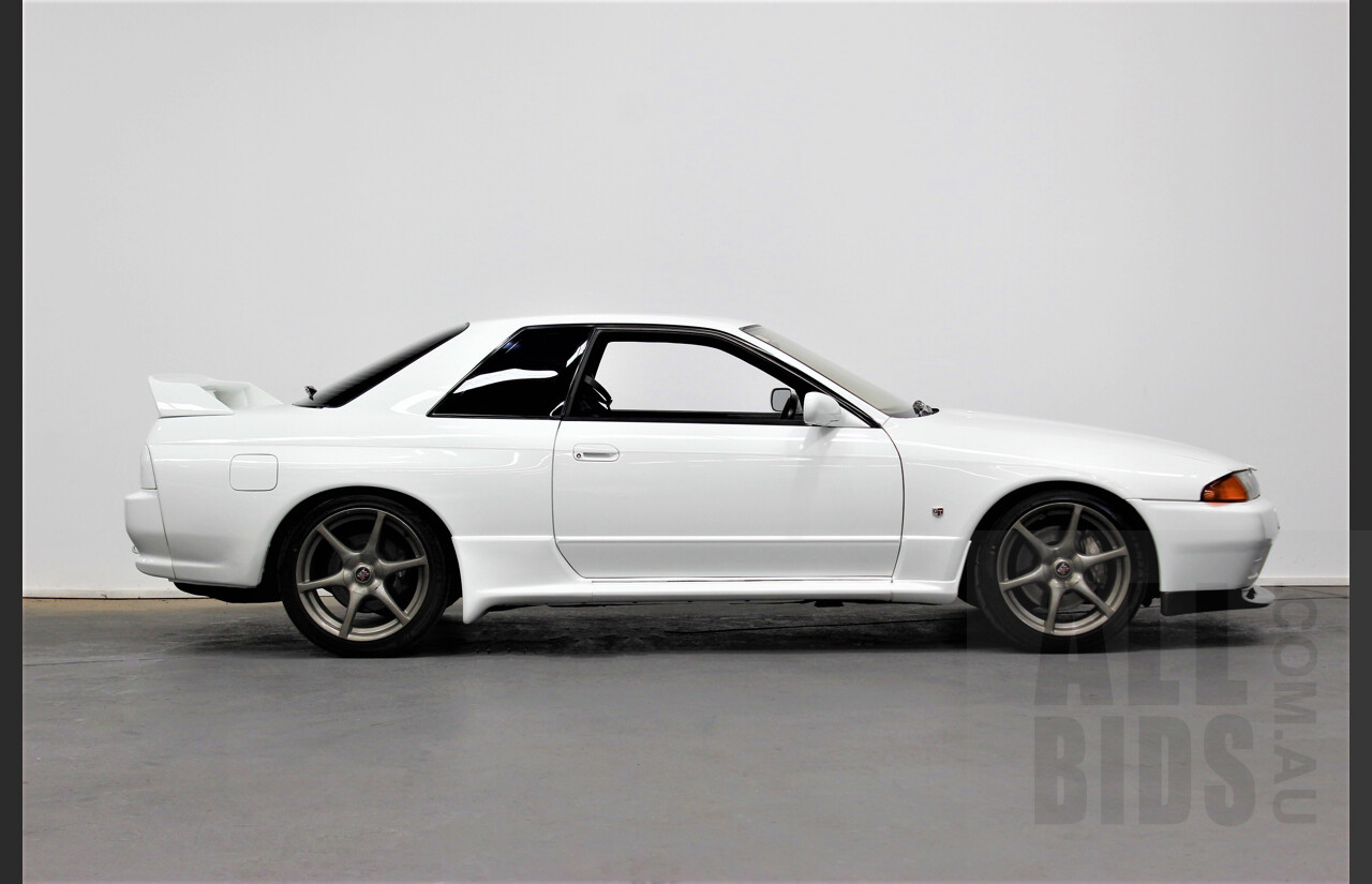 1/1994 Nissan Skyline R32 GT-R Series 3 2d Coupe 326 Crystal White 2.6L Twin Turbo