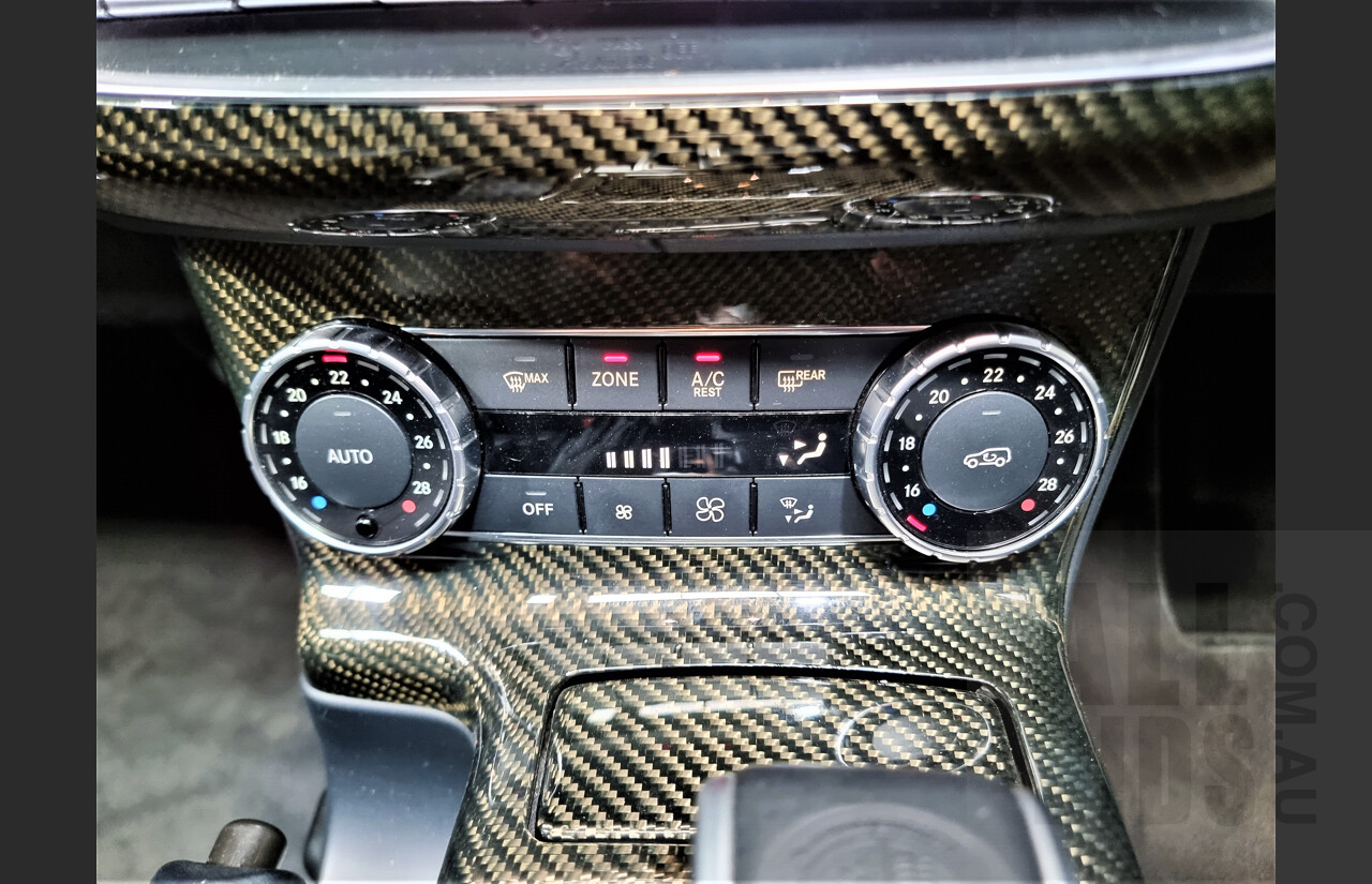 11/2013 Mercedes-Benz G63 AMG 463 MY14 4d Wagon Designo Magno Matte Black 5.5L Bi-Turbo V8