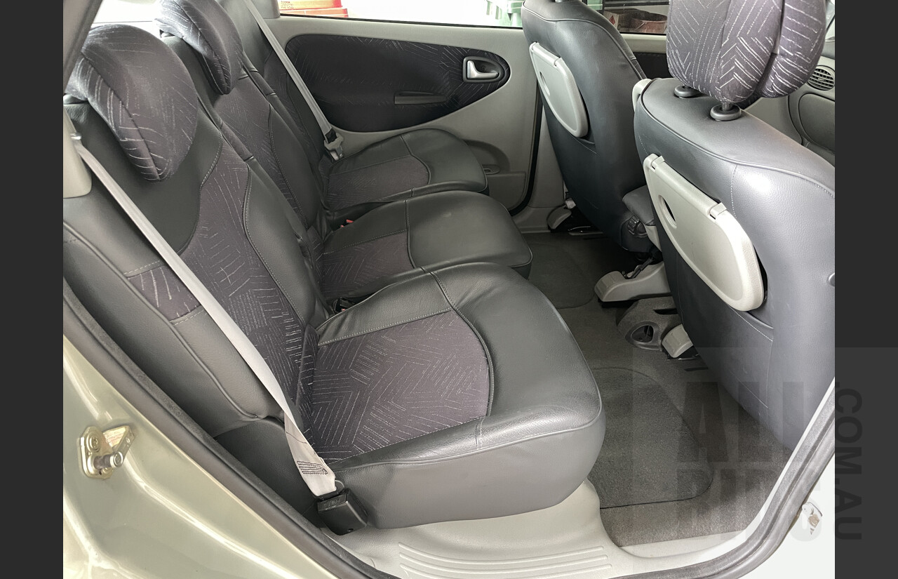 11/2003 Renault Scenic Dynamique  4d Wagon Green 2.0L