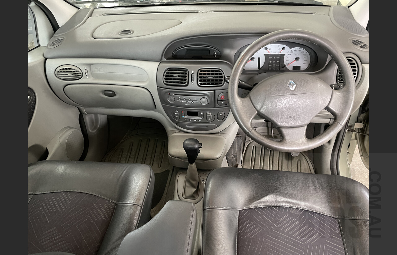 11/2003 Renault Scenic Dynamique  4d Wagon Green 2.0L