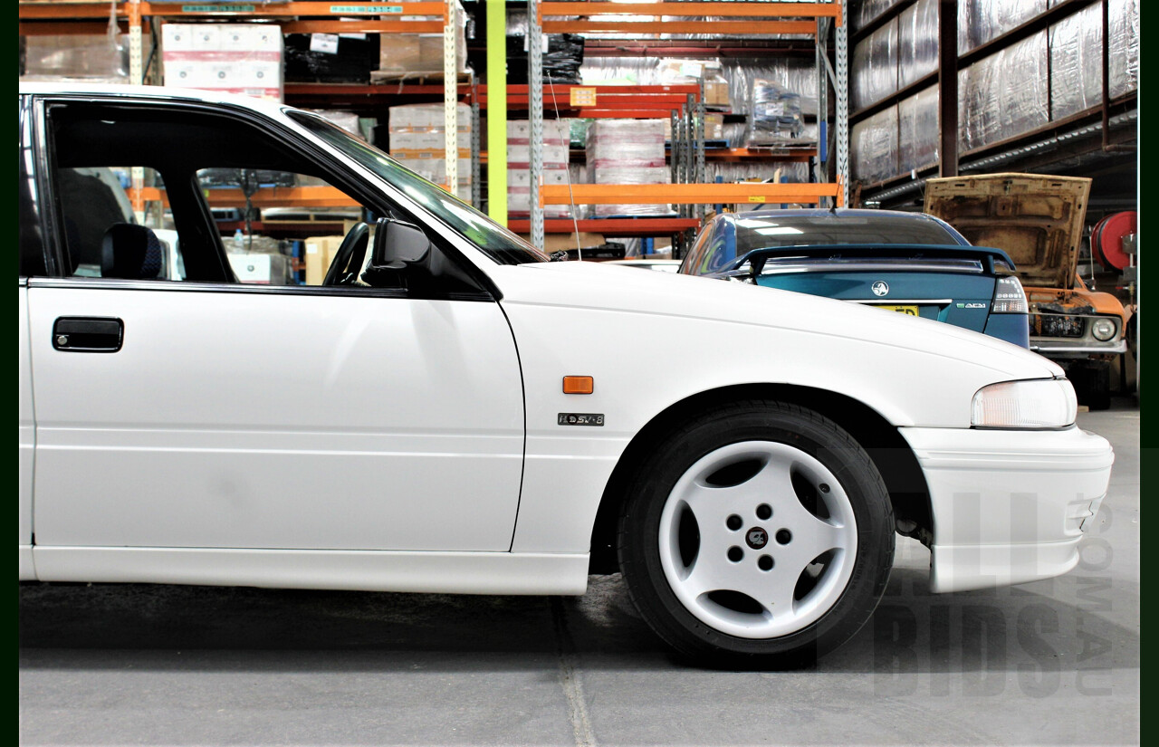 Holden HSV Clubsport VP 4d Sedan White 5.0L V8 Manual