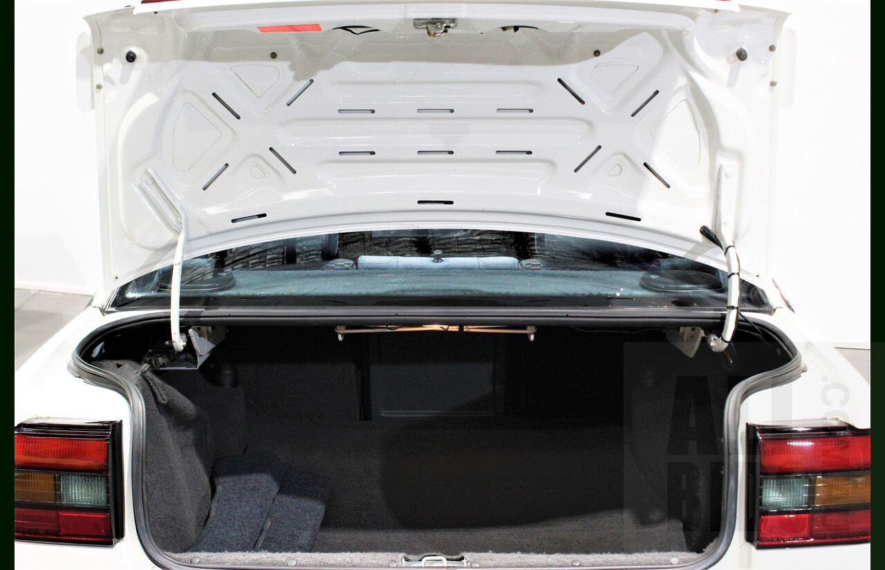 Holden HSV Clubsport VP 4d Sedan White 5.0L V8 Manual