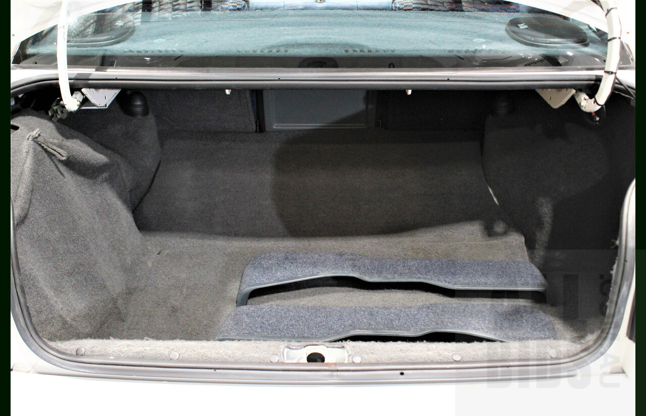 Holden HSV Clubsport VP 4d Sedan White 5.0L V8 Manual