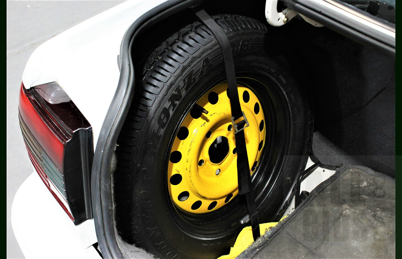 Holden HSV Clubsport VP 4d Sedan White 5.0L V8 Manual