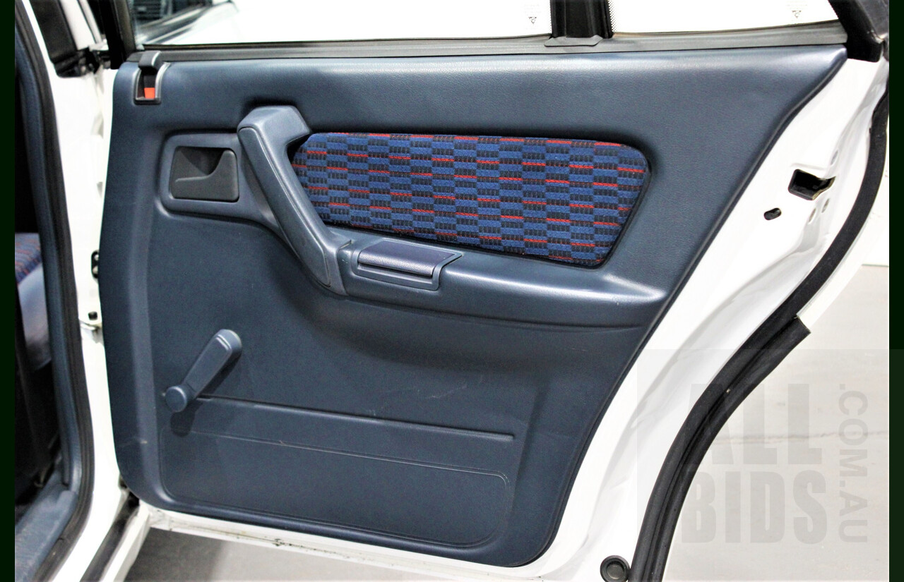 Holden HSV Clubsport VP 4d Sedan White 5.0L V8 Manual