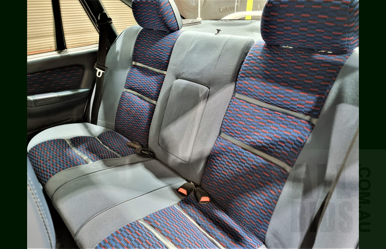 Holden HSV Clubsport VP 4d Sedan White 5.0L V8 Manual