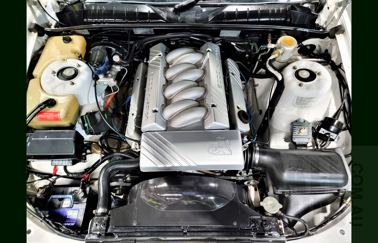 Holden HSV Clubsport VP 4d Sedan White 5.0L V8 Manual