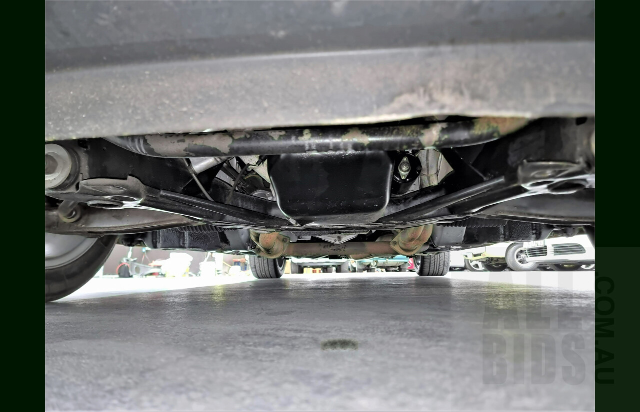 Holden HSV Clubsport VP 4d Sedan White 5.0L V8 Manual