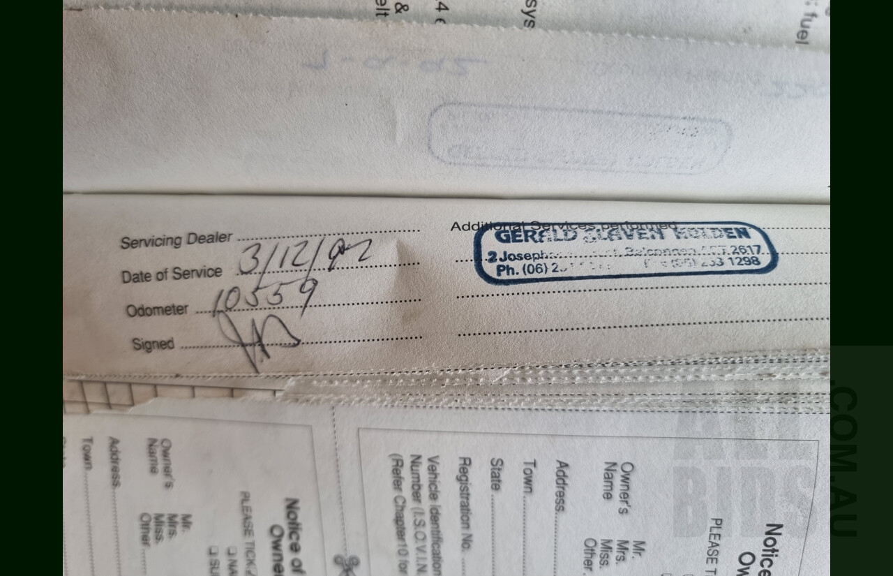 Holden HSV Clubsport VP 4d Sedan White 5.0L V8 Manual