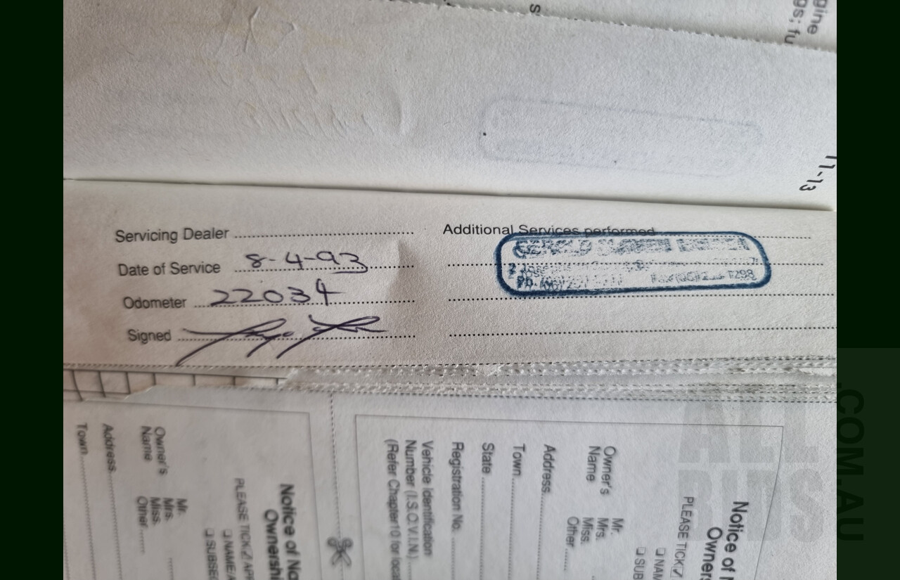 Holden HSV Clubsport VP 4d Sedan White 5.0L V8 Manual