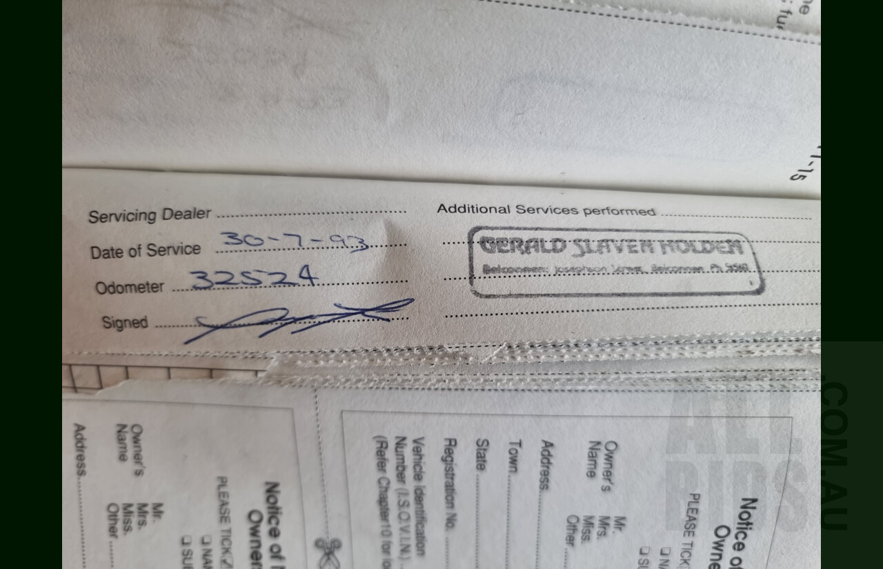 Holden HSV Clubsport VP 4d Sedan White 5.0L V8 Manual