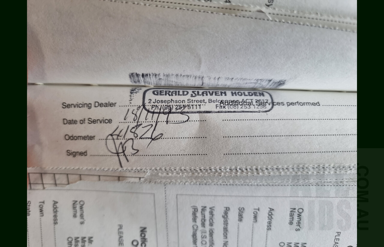 Holden HSV Clubsport VP 4d Sedan White 5.0L V8 Manual