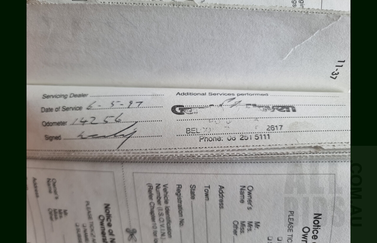 Holden HSV Clubsport VP 4d Sedan White 5.0L V8 Manual