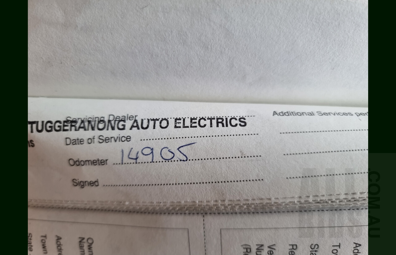 Holden HSV Clubsport VP 4d Sedan White 5.0L V8 Manual